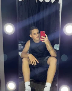 Latino_Junge Hi Guy  7টি ছবি