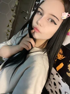 MelaineCoreOnly For you图片