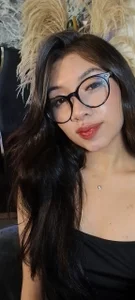 Aris_Logan Kisses Pic