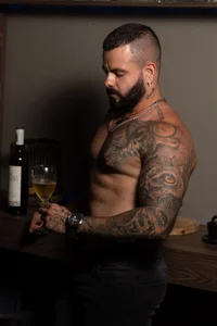 Johnnygrayson1: Cheers 🍾 ( фото)