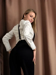 YungTessa Your best teacher 😌 Foto 6