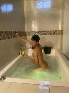 Andrea_Nx 💦 In the jacuzzi💦 Billede 2