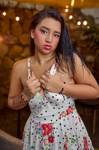 AlessandraMoss1のbbyの枚の写真