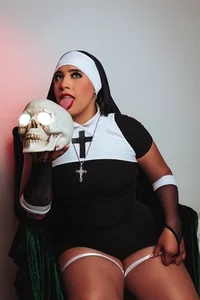 Nicky_gh 🎃A VERY HOT NUN, HAPPY HALLOWEEN🔥🖤 รูป  3