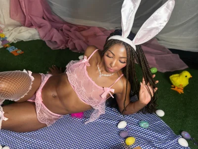 SabrinaDevill Happy Easter 🐰 Pic 2