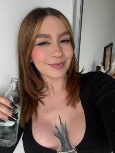 Carol_Ferrer Selfies Pic 4