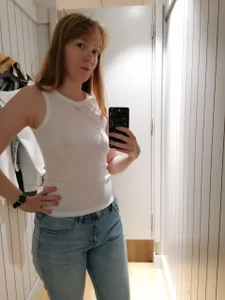 Aurora_Velvett_ Public Εικόνα 4