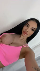 VelmaEvans Sexy babe Pic 2