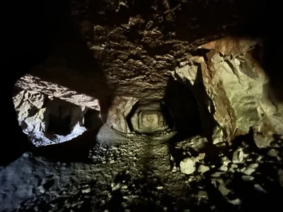 MistyBarnes Find me in this cave Pic