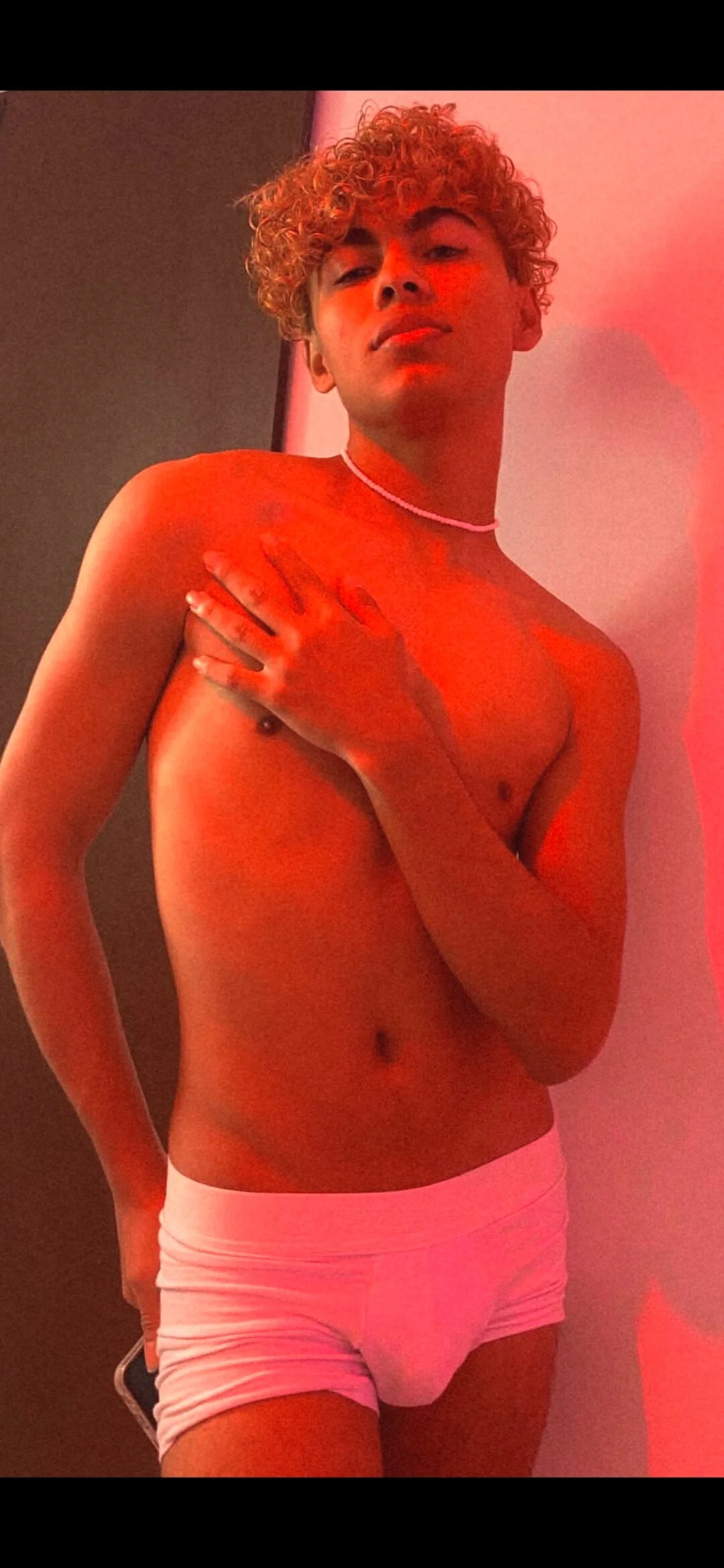 Anyelo_Twink Populært foto 2518