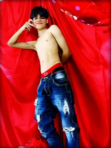 spicy_adonhis 😘💖 Valentine's Day: A tender gesture in the midst of the celebration. 💖😘 รูป  3