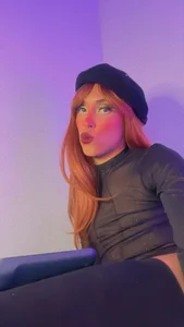 Liz od Liz_Hills  6 snímek