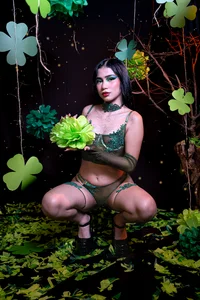 Arii_moon 💚 "Taste me... and repeat." 😉 Pic 2