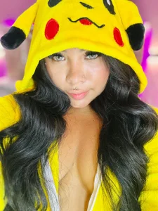 MarianaGarciaa__ I know you like it when I look naughty but you love it when I look sweet and tender Pic