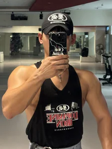 1 foto di nudo XXX di kr_hotguy1