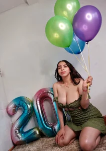 valentina_swallow We've hit 20K followers! Thank youuu! I Pic