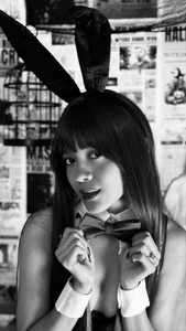 Cherry_Vixen_のPlayboy🐰👻の 5枚の写真