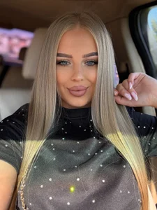 AubrieleRouj1 Public Foto 5