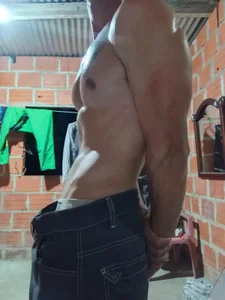 ⏺️ de Maverick27_  3 Imagens