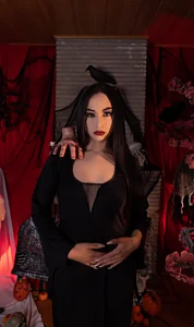MeganTB This is halloween! 😈 Pic 2