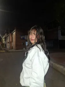 LiaTeylor Public Pic 3