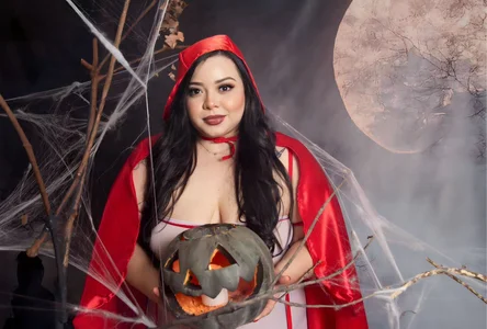 CloeConnelly happy halloween 2023 Pic 4