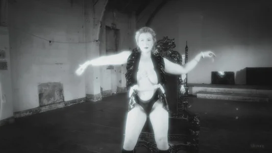 GoddessAlimony: HALLOWEEN QUEEN screengrabs ( 8 фото)