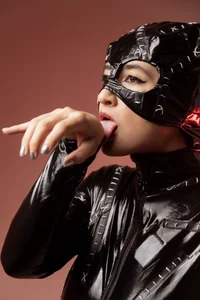 You dare to be my toy tonight de Alice_Dickinssonn  2 Imagens