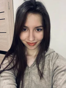 Lora_P1anaのKisses 💋の 2枚の写真