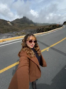 Katalina_Evans: new landscapes 🫦⛰️🏔️ ( 6 фото)