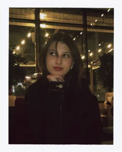 LouiseChavezのexciting dayの 2枚の写真