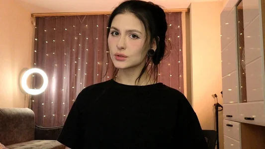 Emily__MooreePublic图片