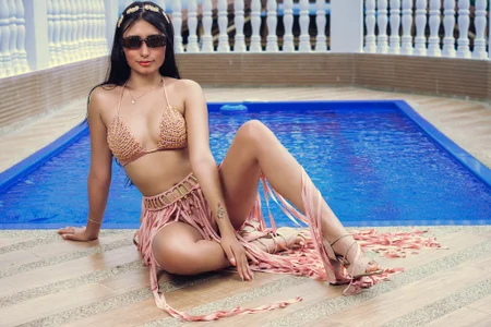 NayeCloud Sensual Chilling 😉 Pic 3