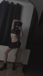 Cleo_LaylaBF Public Pic 4