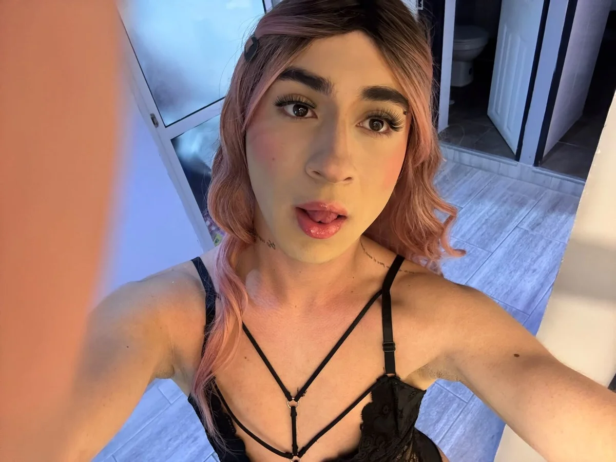 صور AlejandraLemon الرائجة  703