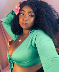 Brittanyjhons_の💚💚の 3枚の写真