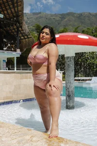 naatashamendozaa enjoying🌟 Pic