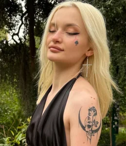 MariPeach1 Public Pic 3