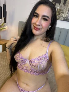 Naomi_west 💜Romatic Pic 4