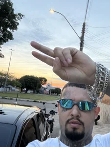 Eu de Waguiin121  4 Imagens