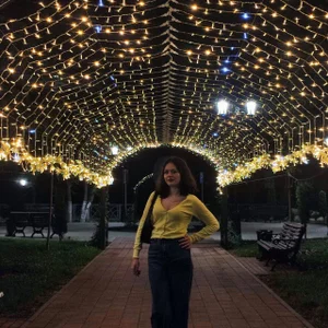 LeslySerna Public Pic 2