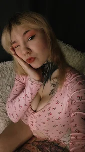 RenLush kullanıcısının Blush Moments 🌸 albümü -  2 fotoğraf