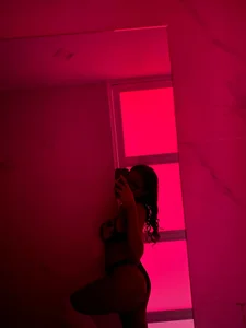 ParisSalvatore THE QUEEN Pic