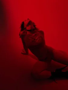 Ricki_Bloom sexy red Foto 5