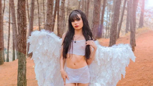 LadyLuminary "I'm warning you... my costume isn't the only thing that comes off easily." 😜🎃 Pic