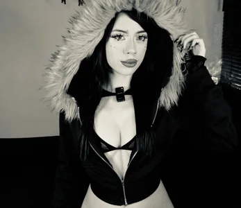 🖤🤍 de KittyJane  2 Imagens