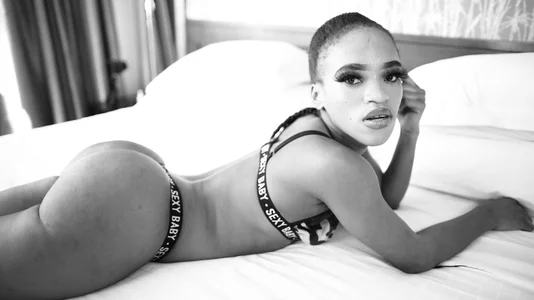 Amarablackie Public  3টি ছবি