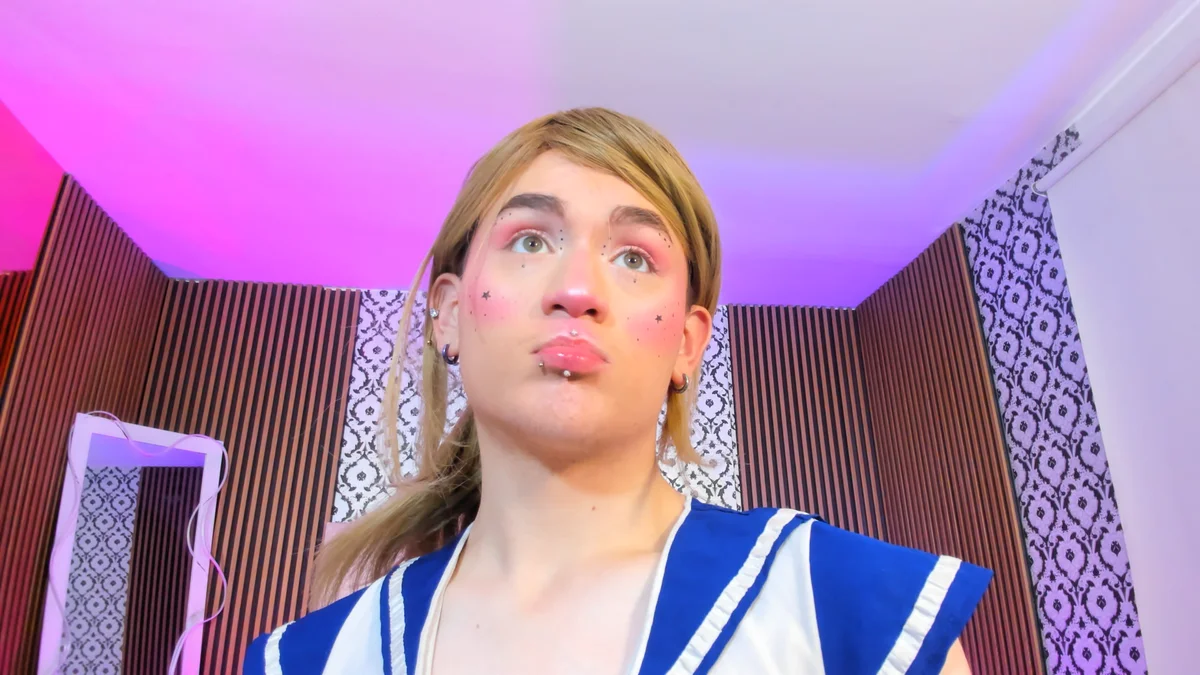 NOOAH_TAY Foto en Tendencia 5859