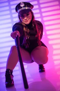 ElaBourn_ police girl . fénykép