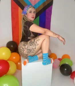 julietha_taylor Happy LGBT Pride Day 🌈 Immagine  3